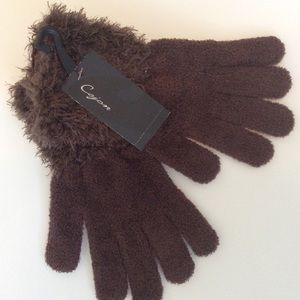 Cejon NWT Chocolate Gloves